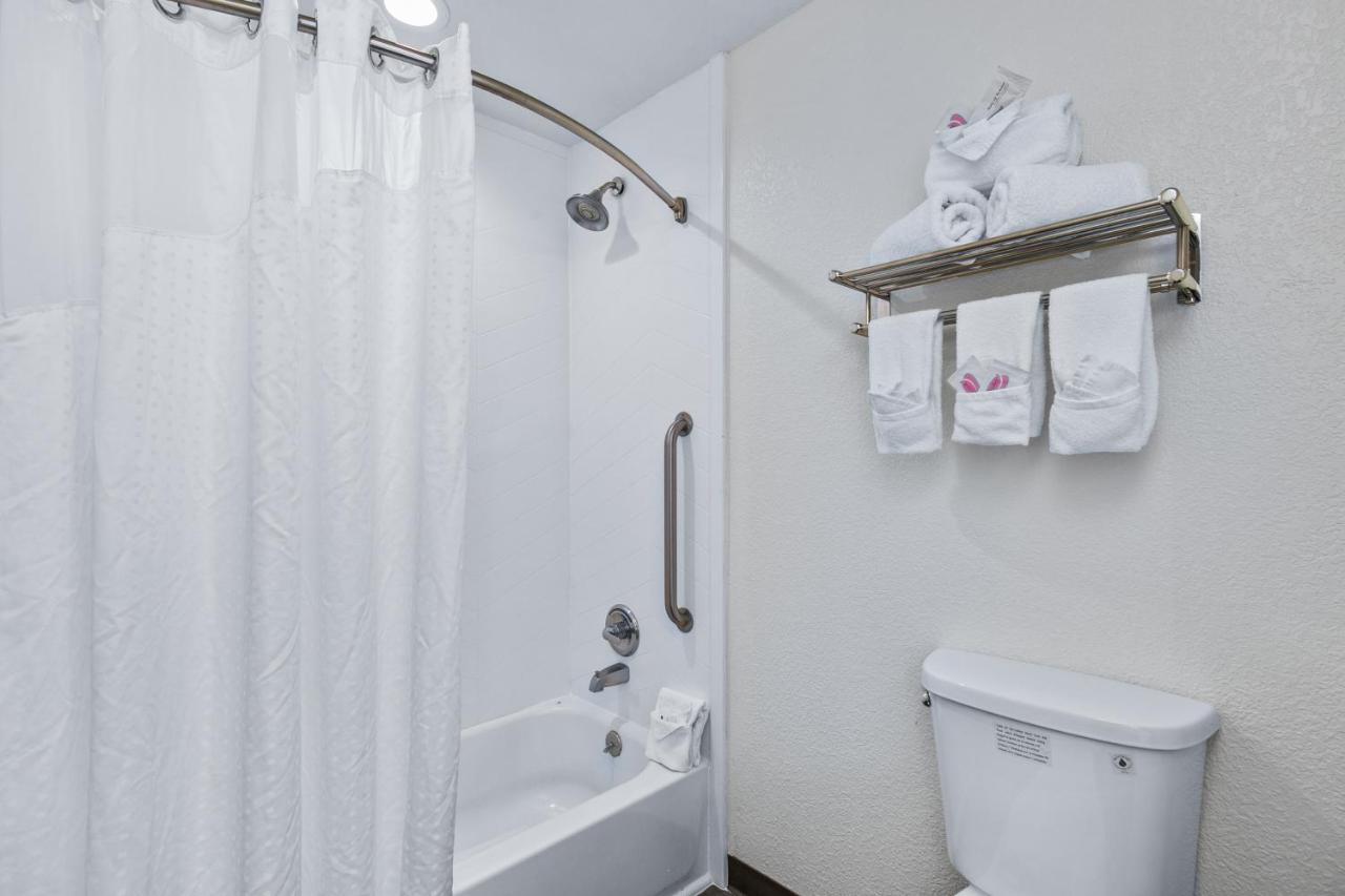 Holiday Inn Express Hotel & Suites Lucedale By Ihg Exterior photo