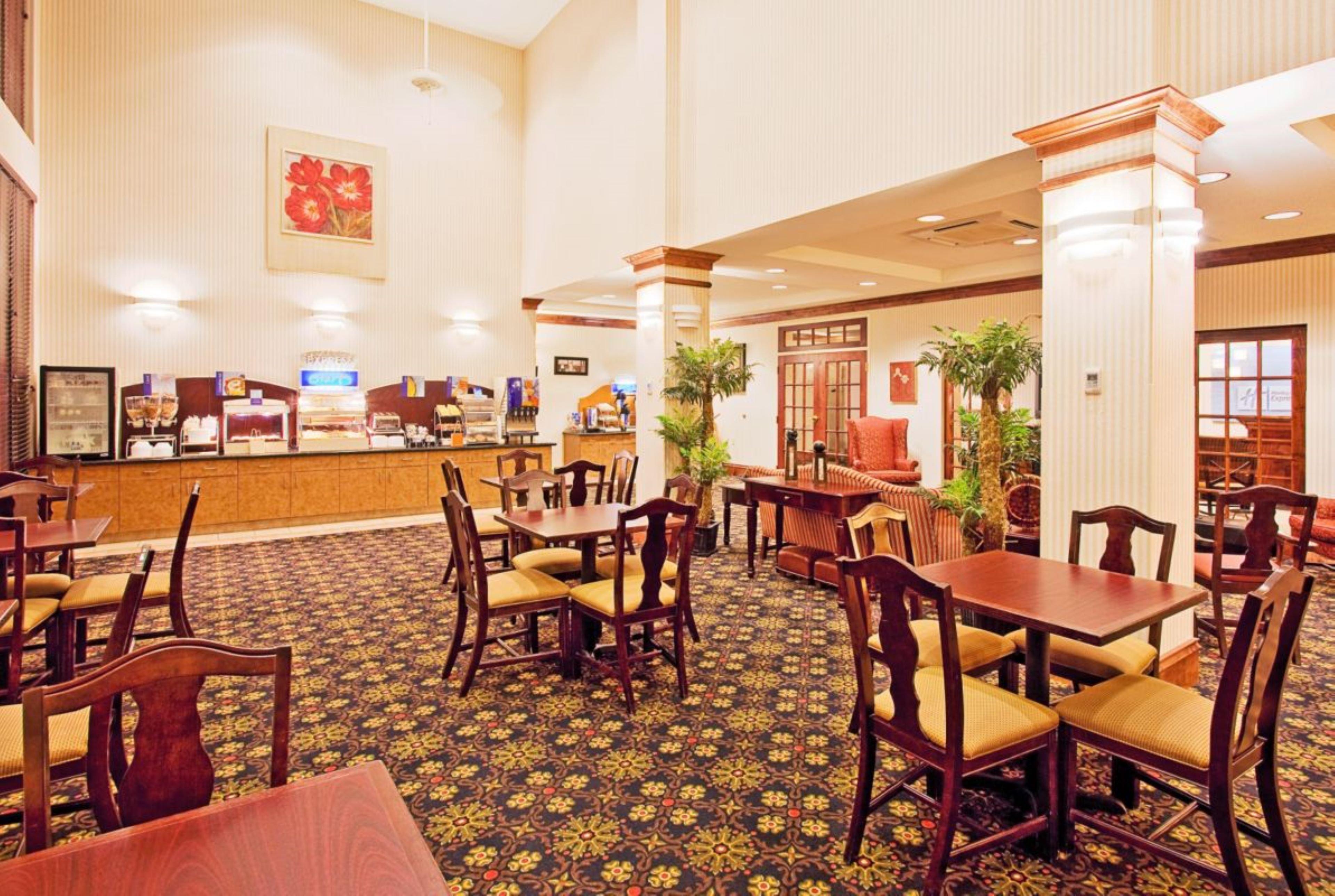 Holiday Inn Express Hotel & Suites Lucedale By Ihg Exterior photo